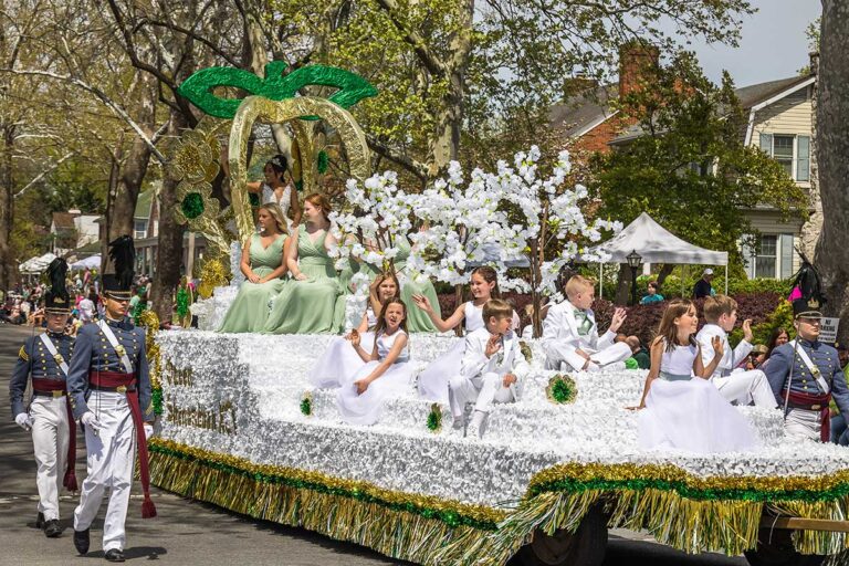 Apple Blossom Festival: Grand Feature Parade